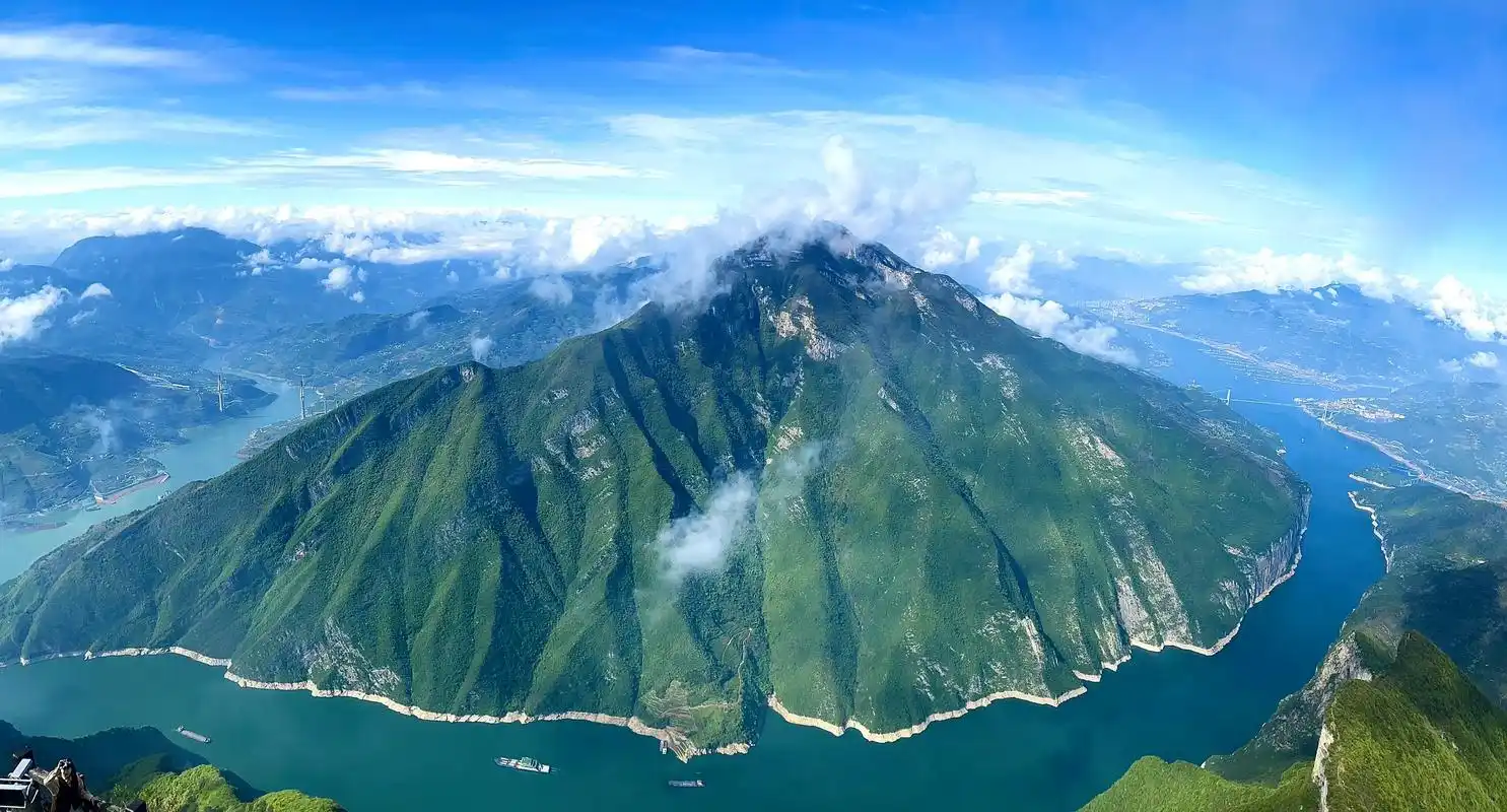 The Summit of Three Gorges